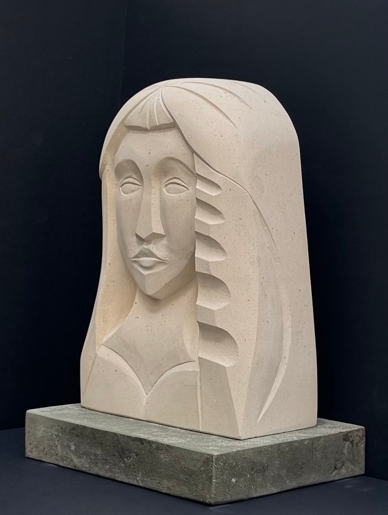 Oceane sculpted in French Caen on a Green Great Tew Horton base